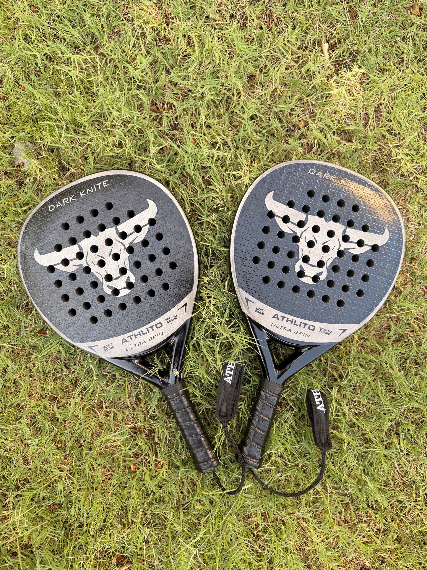 Pair of 18k Carbon Athlito Dark knite